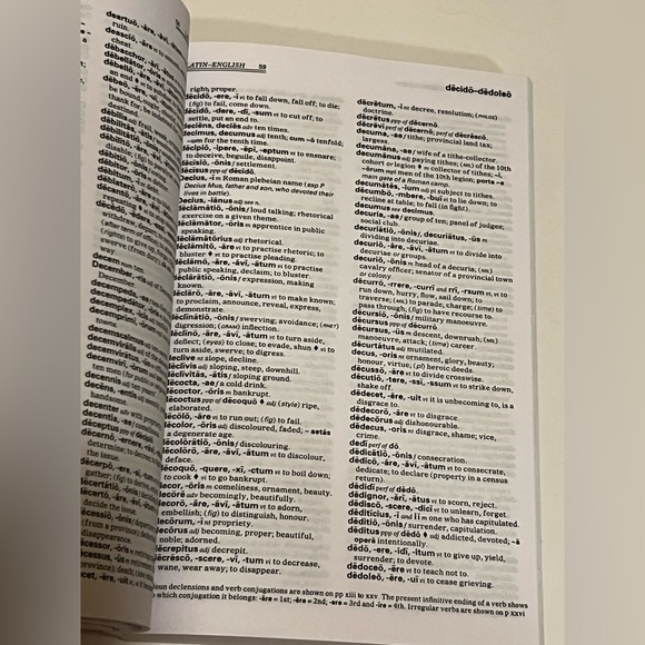 COLLINS LATIN CONCISE DICTIONARY. - Picture 6 of 9